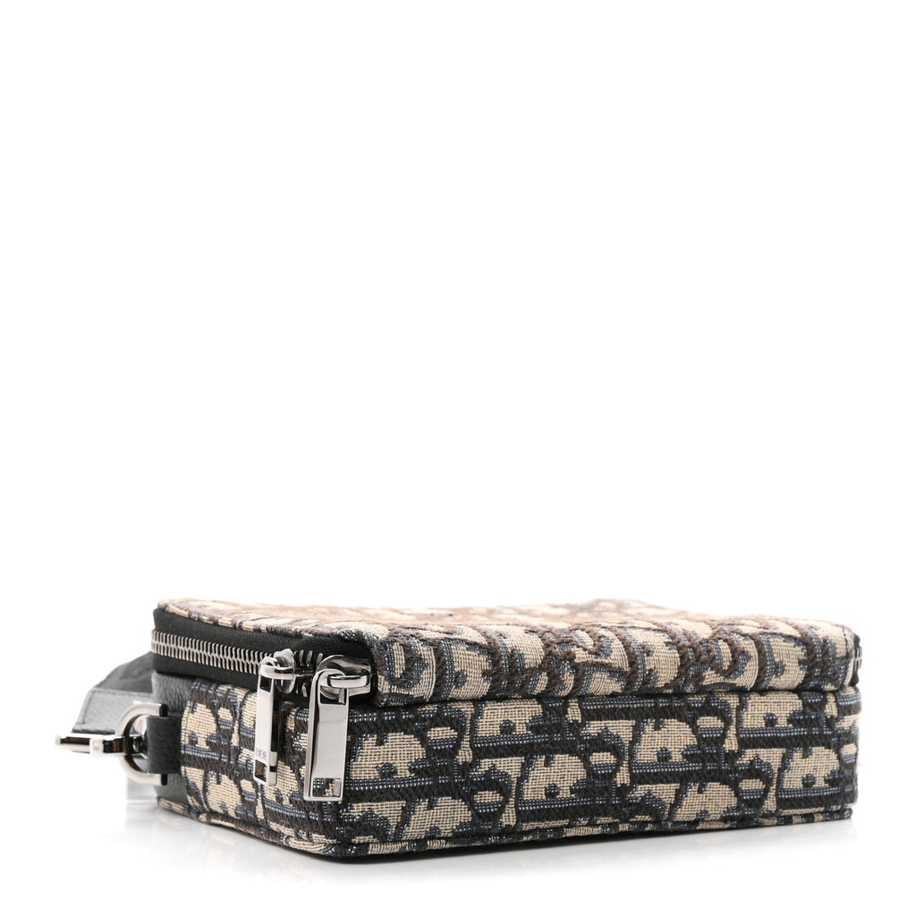 Oblique Messenger Pouch Black