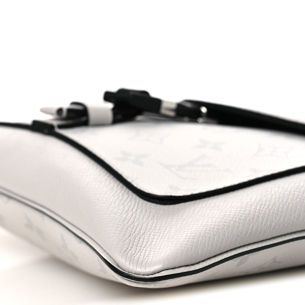 Taigarama Outdoor Flap Messenger White