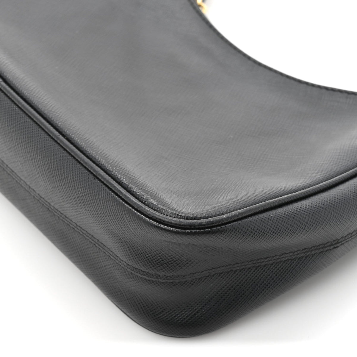 Saffiano Lux Re-Edition 2005 Shoulder Bag Black