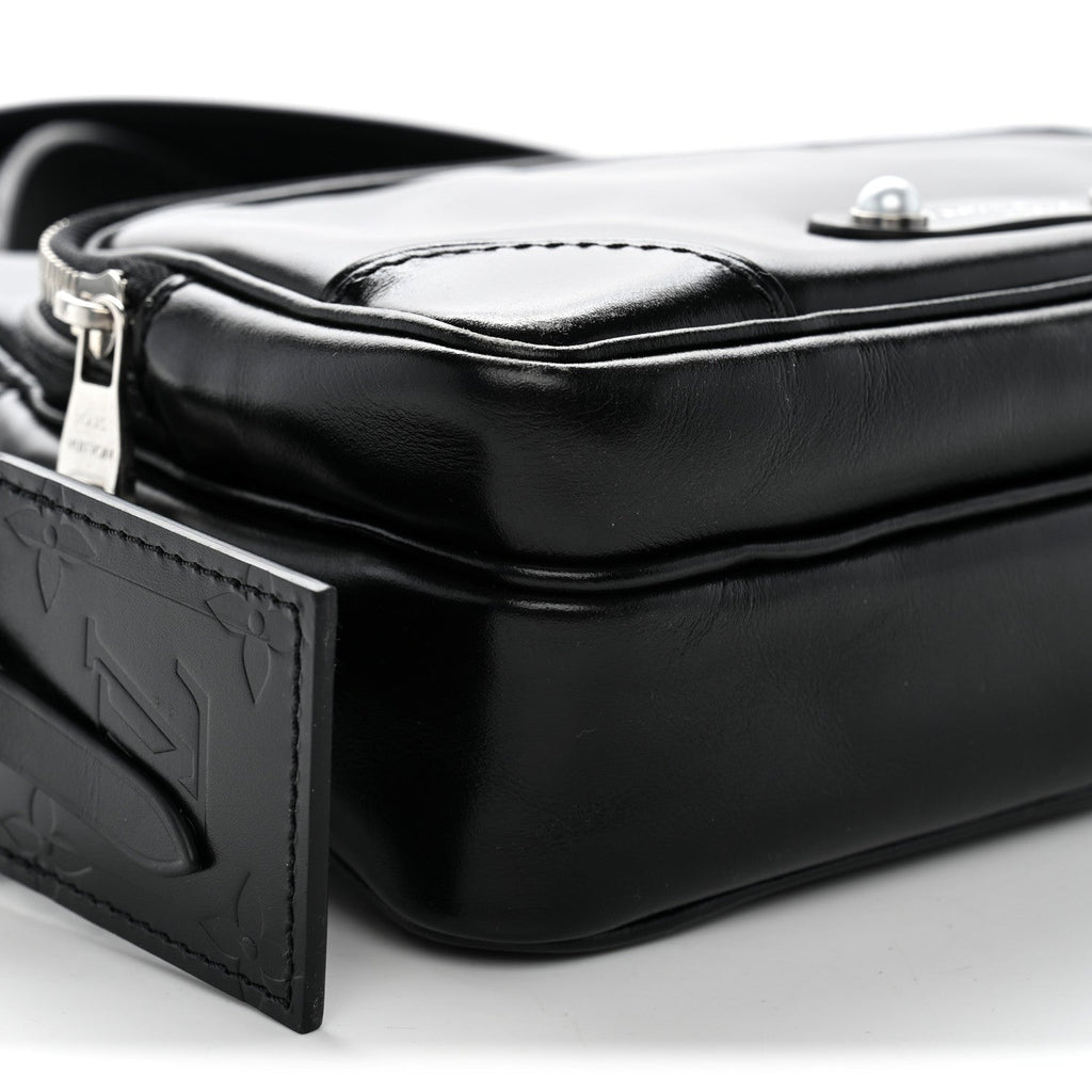 Calfskin Nil City Shoulder Bag Night Black