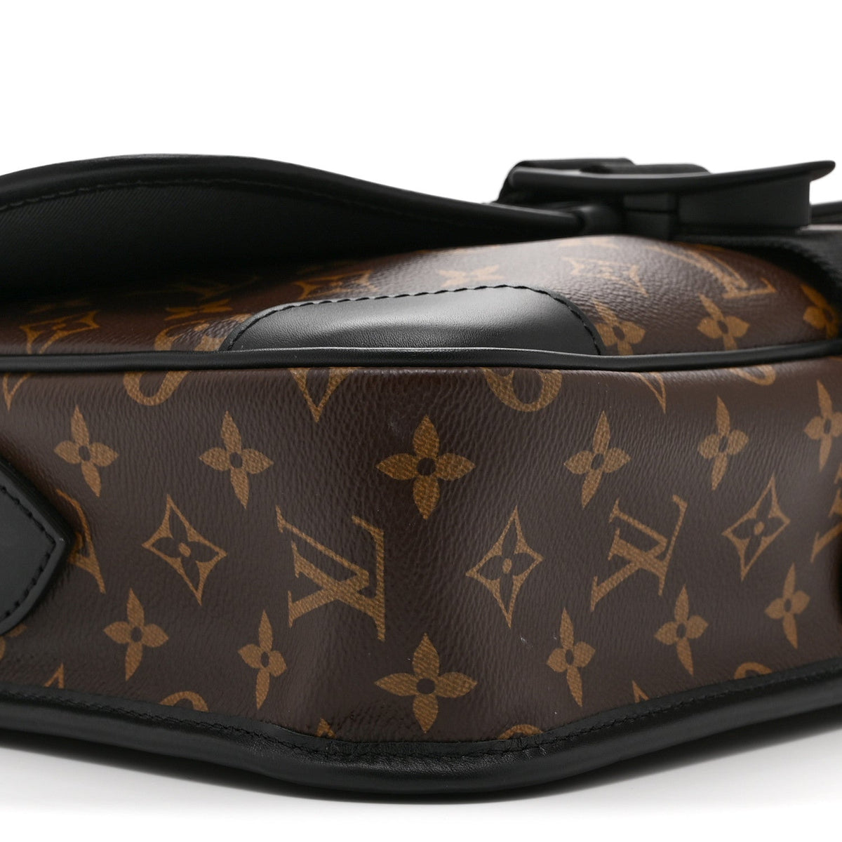 Monogram Macassar Archy Messenger MM