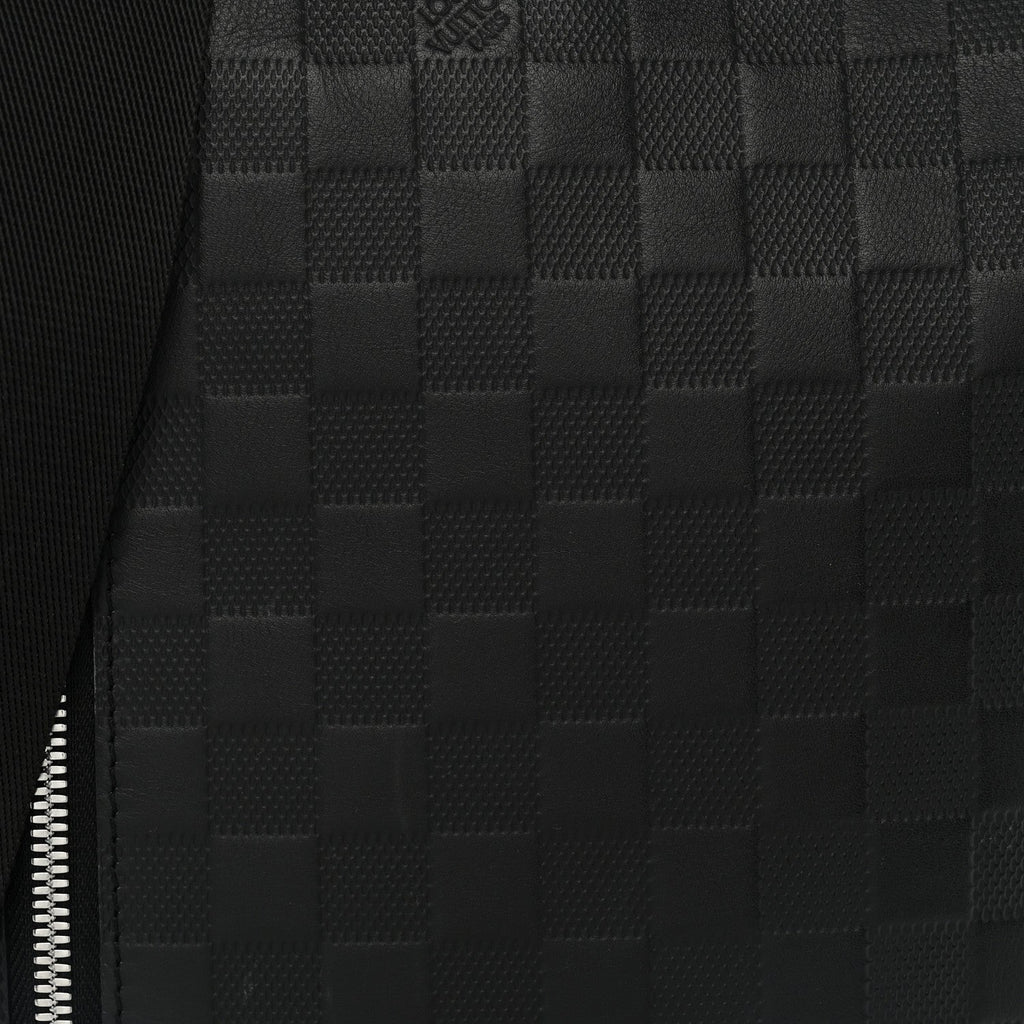 Damier Infini Discovery Messenger BB Onyx